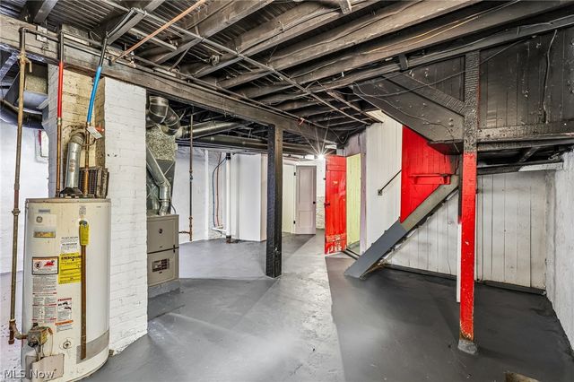 7004 lansing Avenue, Cleveland, OH 44105