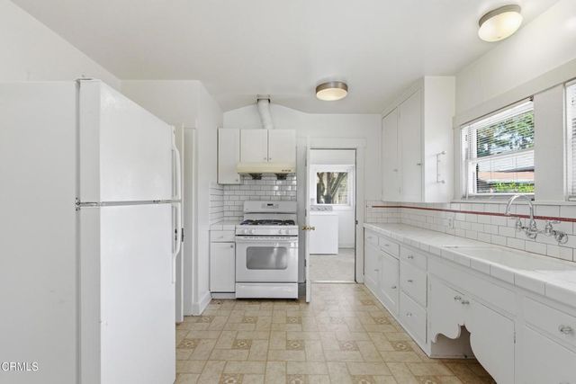 1455 E Villa Street, Pasadena, CA 91106