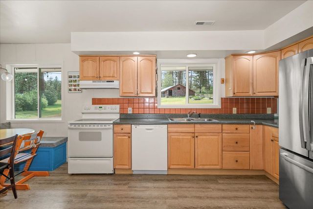 6108 W Depot Springs Rd, Cheney, WA 99004