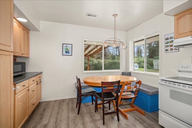 6108 W Depot Springs Rd, Cheney, WA 99004