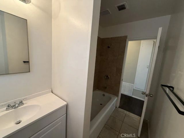 10213 Sophia Avenue, North Hills, CA 91343