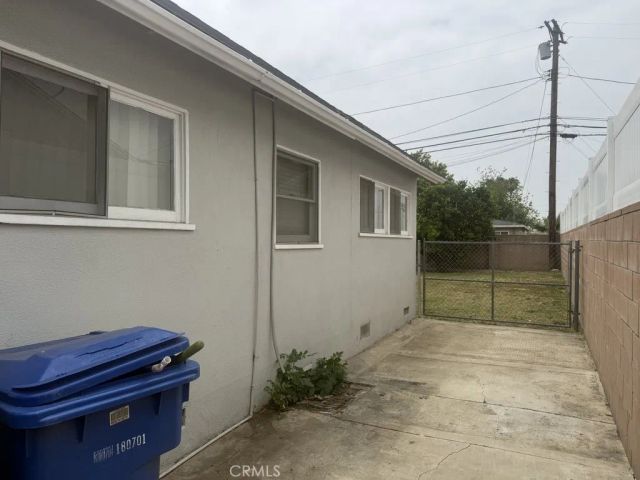 10213 Sophia Avenue, North Hills, CA 91343