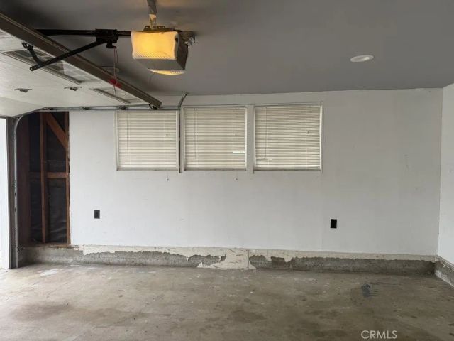 10213 Sophia Avenue, North Hills, CA 91343