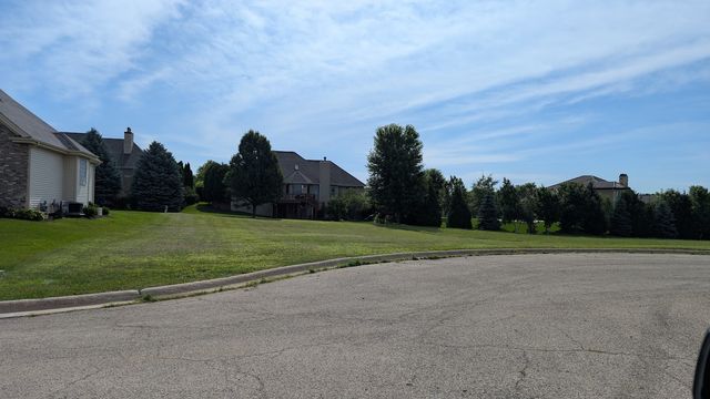 905 Tivoli Drive, Rockford, IL 61107