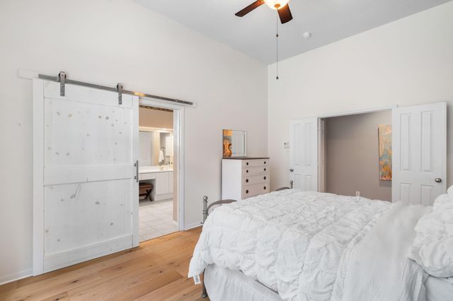 15 S Piney Plains Circle, The Woodlands, TX 77382
