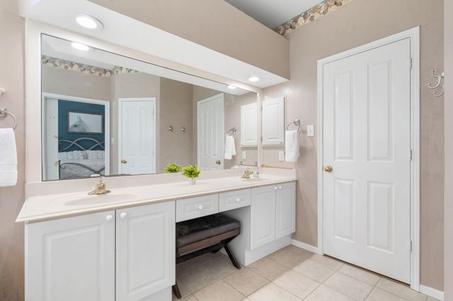 15 S Piney Plains Circle, The Woodlands, TX 77382
