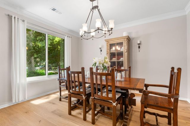 15 S Piney Plains Circle, The Woodlands, TX 77382