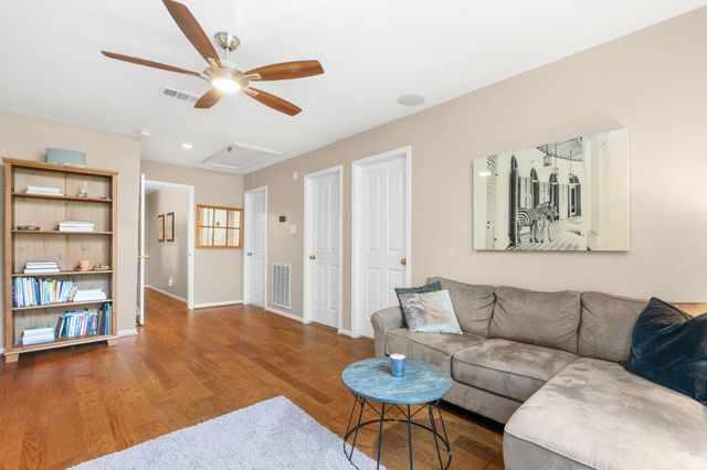 15 S Piney Plains Circle, The Woodlands, TX 77382