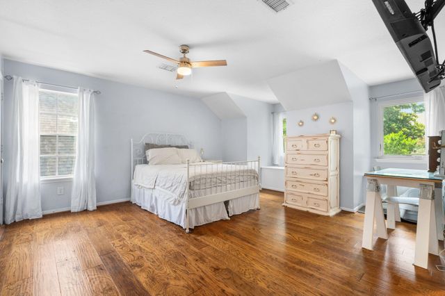 15 S Piney Plains Circle, The Woodlands, TX 77382