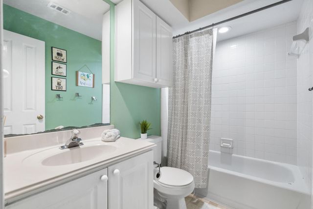 15 S Piney Plains Circle, The Woodlands, TX 77382