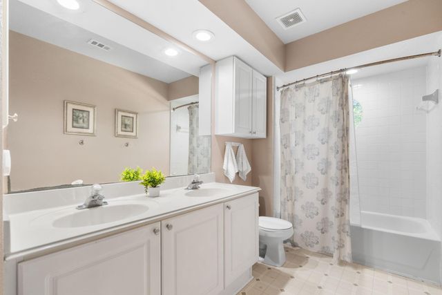 15 S Piney Plains Circle, The Woodlands, TX 77382