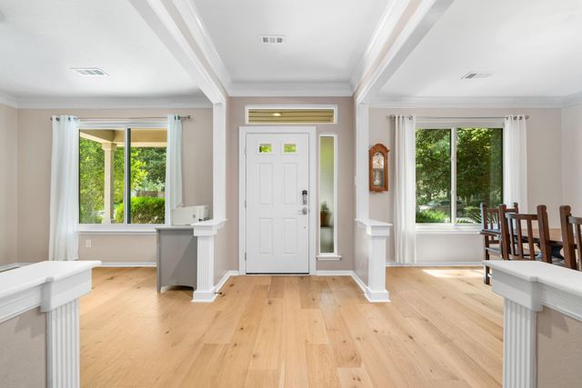 15 S Piney Plains Circle, The Woodlands, TX 77382