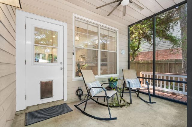 15 S Piney Plains Circle, The Woodlands, TX 77382