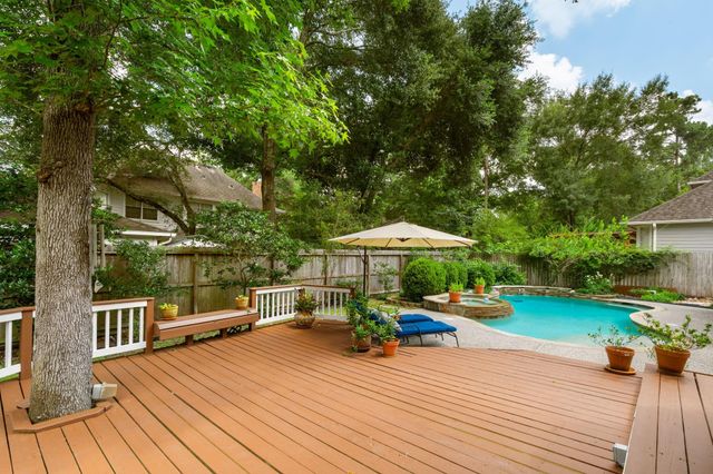 15 S Piney Plains Circle, The Woodlands, TX 77382