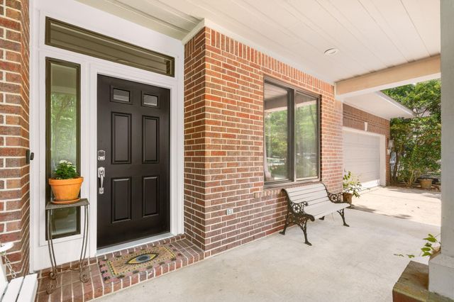 15 S Piney Plains Circle, The Woodlands, TX 77382