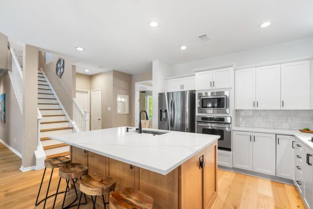 15 S Piney Plains Circle, The Woodlands, TX 77382