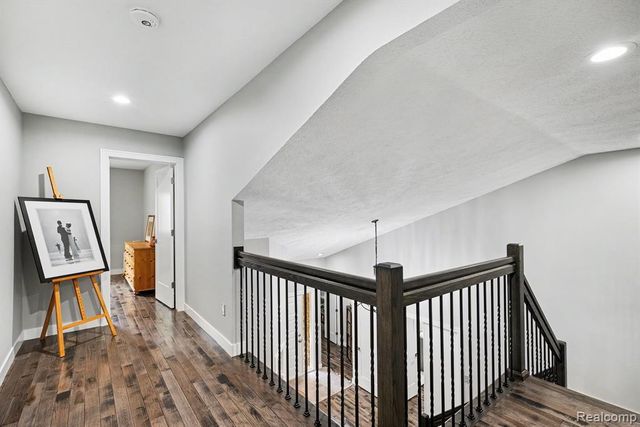 2202 Elm Circle, Shelby Twp, MI 48316