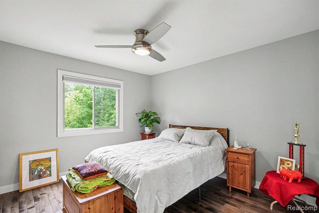 2202 Elm Circle, Shelby Twp, MI 48316