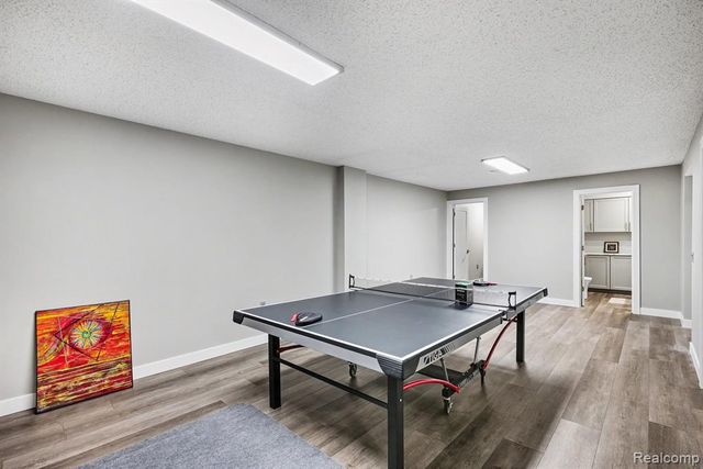 2202 Elm Circle, Shelby Twp, MI 48316