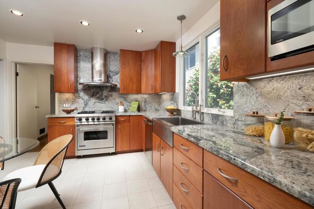67 Parkside Avenue, Daly City, CA 94015