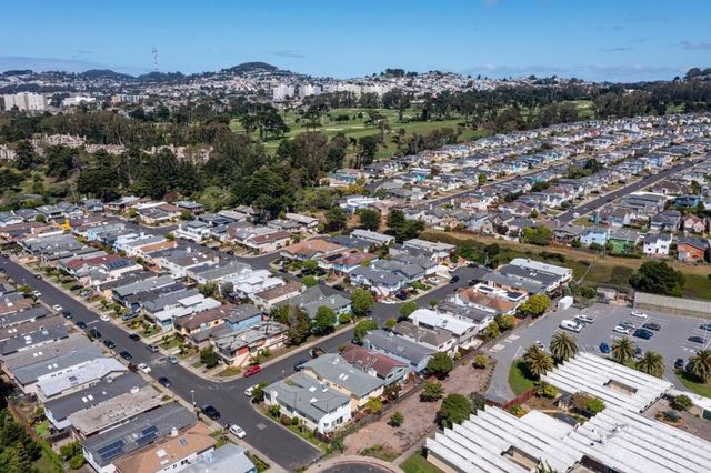67 Parkside Avenue, Daly City, CA 94015
