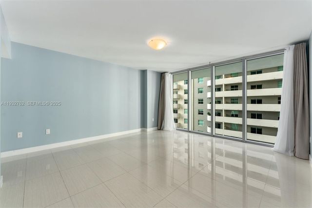 1111 SW 1st Ave 721-N, Miami, FL 33130