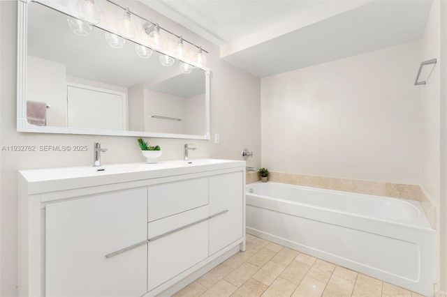 1111 SW 1st Ave 721-N, Miami, FL 33130