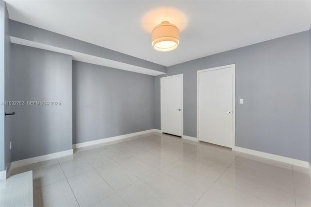 1111 SW 1st Ave 721-N, Miami, FL 33130