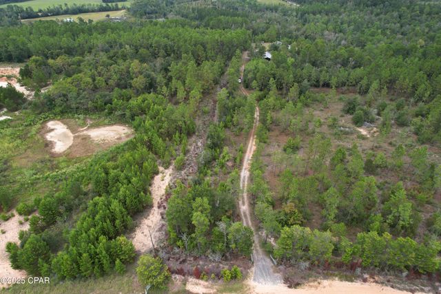 702 Moonseed Lane, Chipley, FL 32428