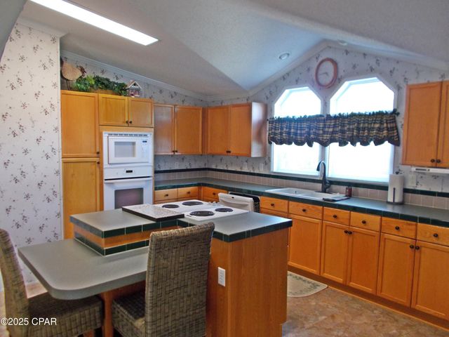 702 Moonseed Lane, Chipley, FL 32428