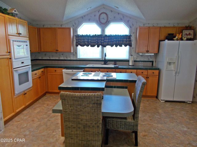 702 Moonseed Lane, Chipley, FL 32428