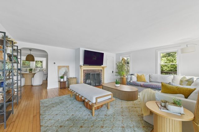 89 Dudley Rd, Wayland, MA 01778