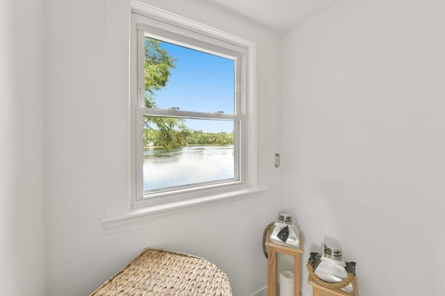 89 Dudley Rd, Wayland, MA 01778