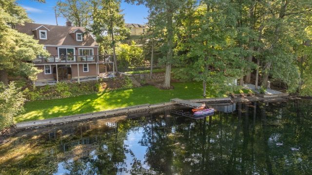 89 Dudley Rd, Wayland, MA 01778