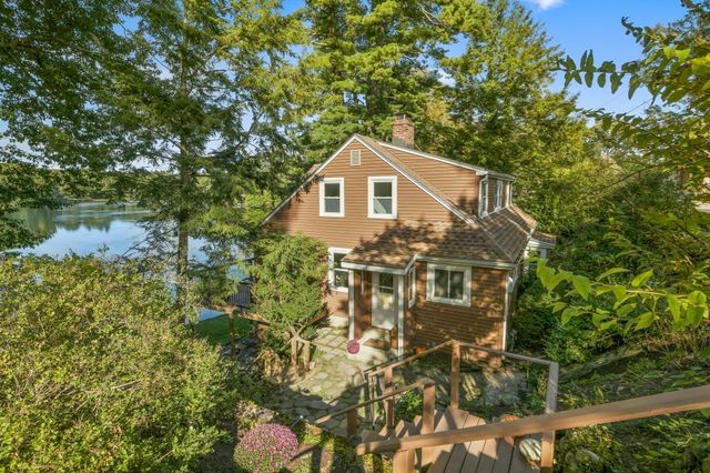 89 Dudley Rd, Wayland, MA 01778