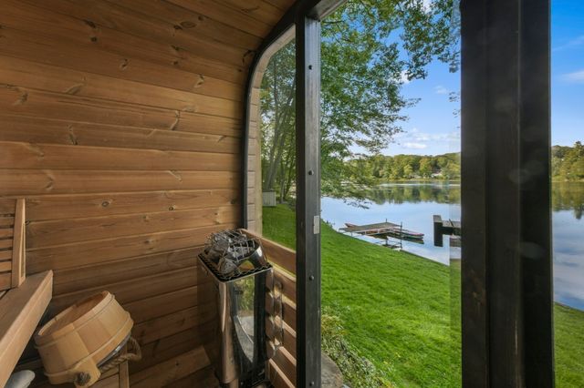 89 Dudley Rd, Wayland, MA 01778