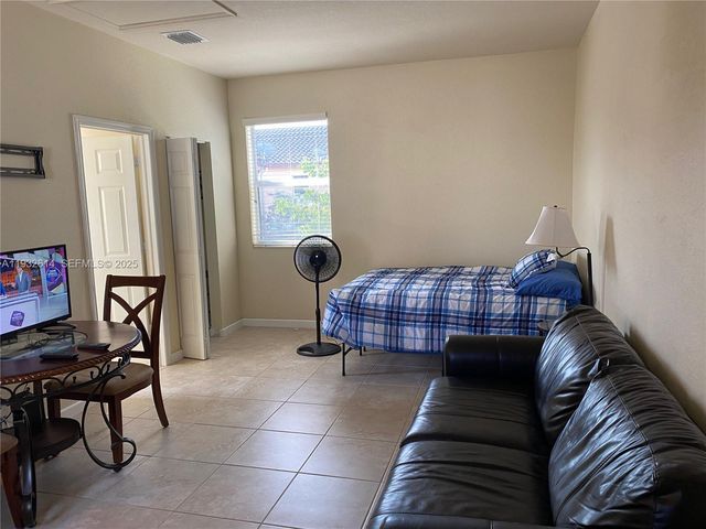 9464 SW 171st Pl ANNEX, Miami, FL 33196