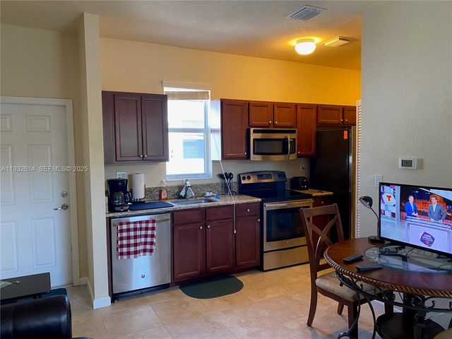 9464 SW 171st Pl ANNEX, Miami, FL 33196