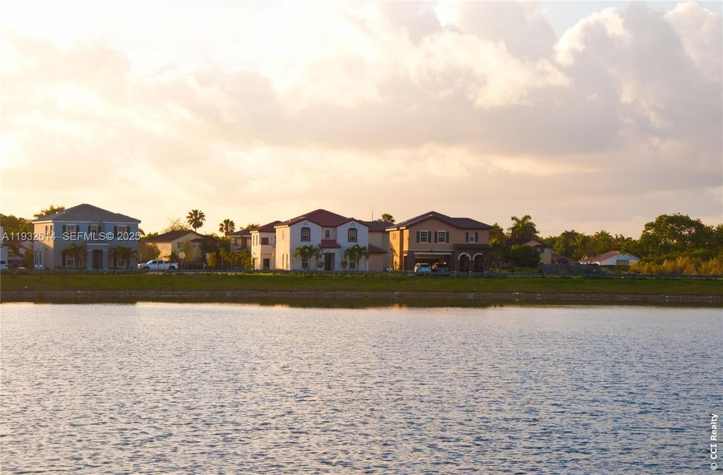 9464 SW 171st Pl ANNEX, Miami, FL 33196