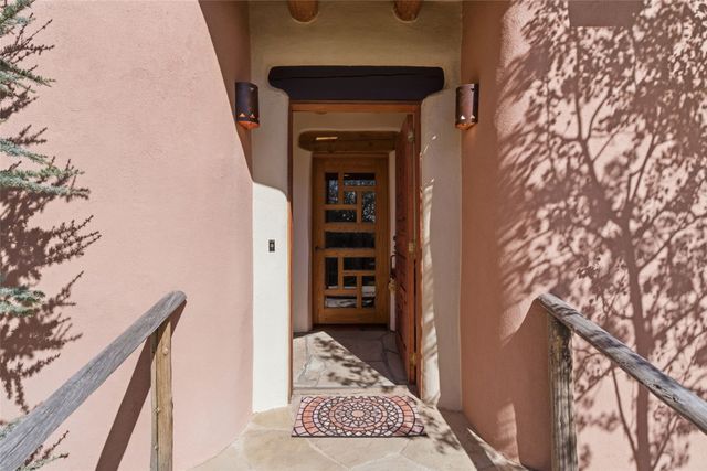 23 Camino De Las Minas, Santa Fe, NM 87508