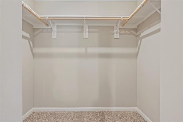 426 Rock Creek Drive, Tonganoxie, KS 66086