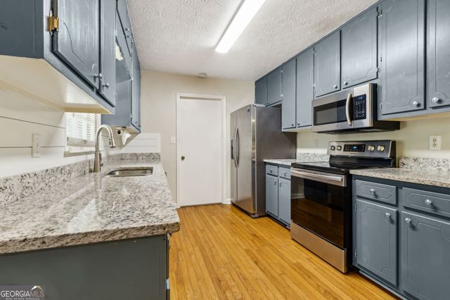 406 Farm Street, Loganville, GA 30052