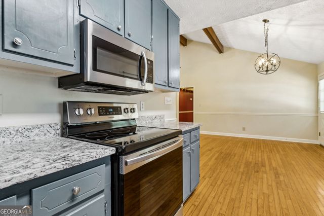 406 Farm Street, Loganville, GA 30052