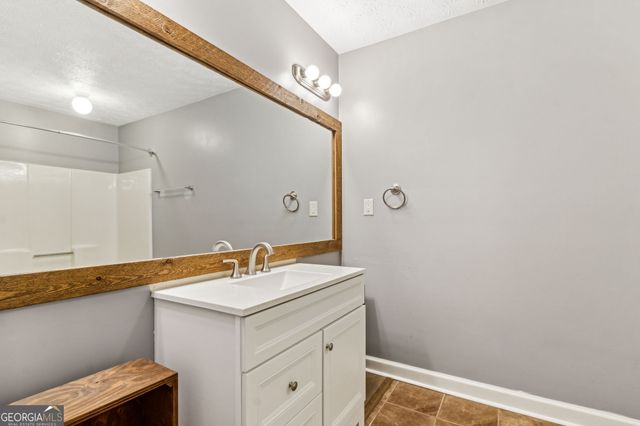 406 Farm Street, Loganville, GA 30052