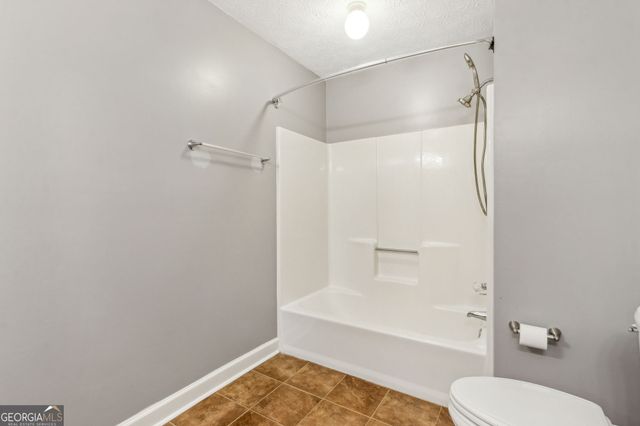 406 Farm Street, Loganville, GA 30052