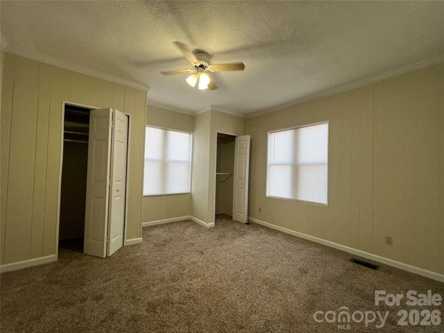 142 E Catawba Avenue, Mount Holly, NC 28120