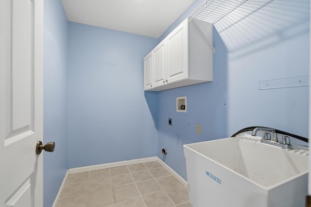 3452 Greenville Drive, Lewis Center, OH 43035