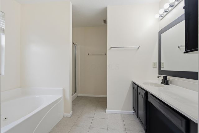 3452 Greenville Drive, Lewis Center, OH 43035