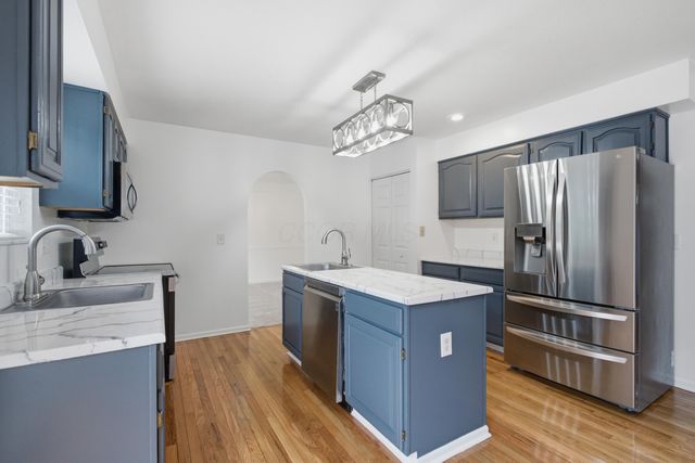 3452 Greenville Drive, Lewis Center, OH 43035