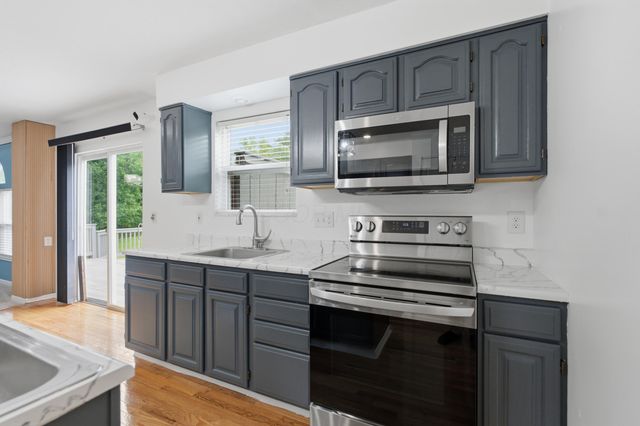 3452 Greenville Drive, Lewis Center, OH 43035